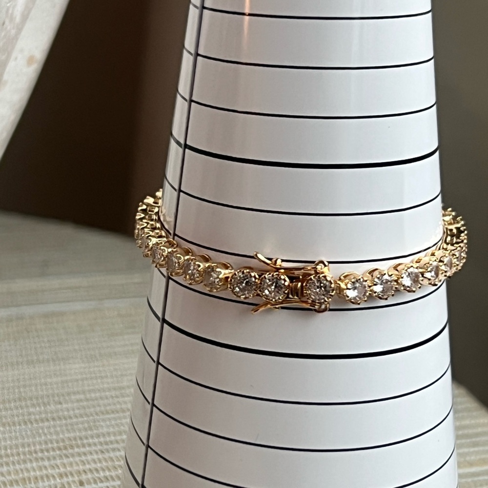 Gold round cz stone tennis Bracelet - Picture 5 of 5